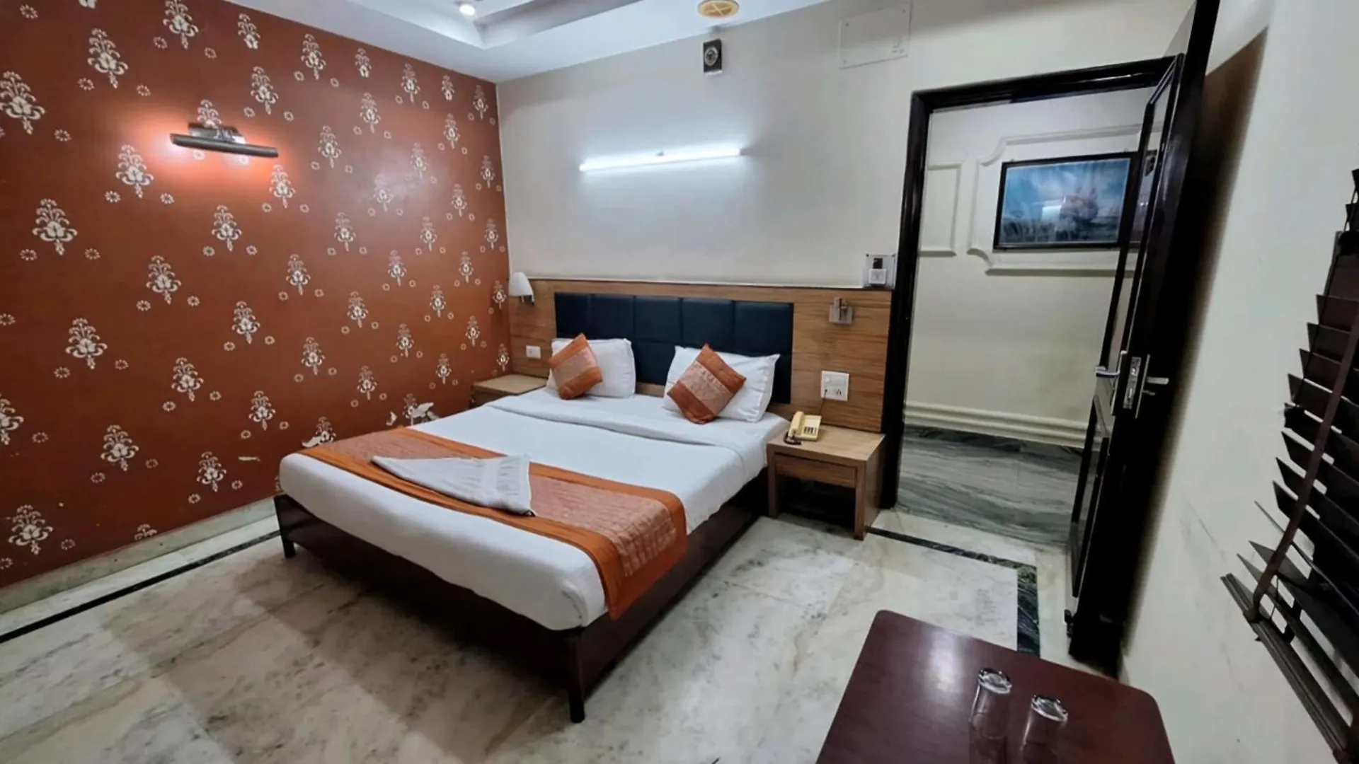 Hotel Classic contacts